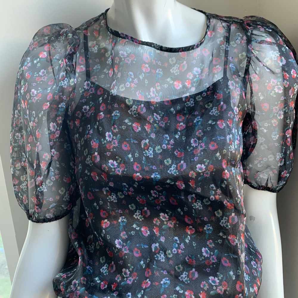 Floral blouse fits XS-S